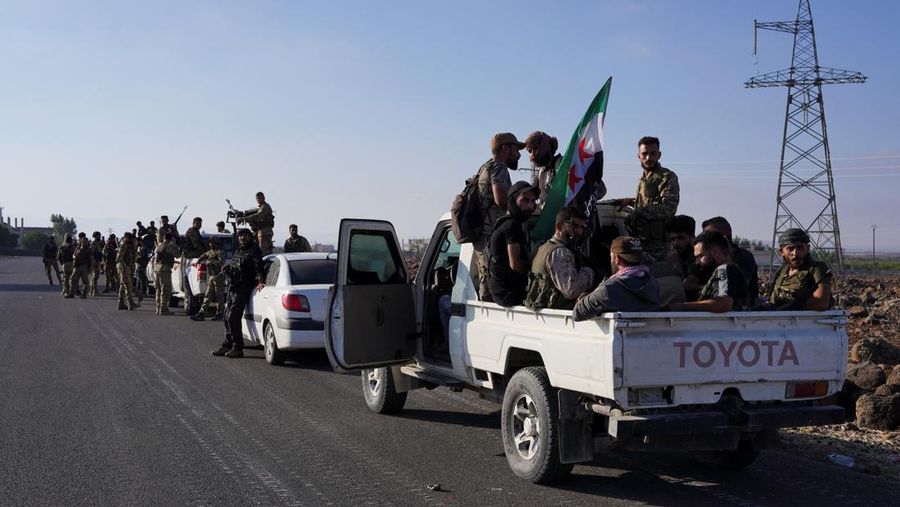 Pihak berwenang Suriah mengerahkan pasukan keamanan ke wilayah Sweida atau Suwayda, saat perang Badui Arab dengan Druze meletus. (REUTERS/KARAM AL-MASRI)