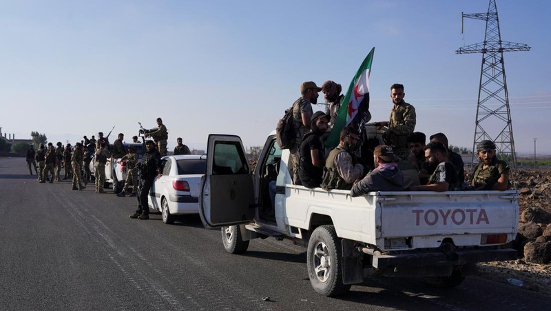 Pihak berwenang Suriah mengerahkan pasukan keamanan ke wilayah Sweida atau Suwayda, saat perang Badui Arab dengan Druze meletus. (REUTERS/KARAM AL-MASRI)