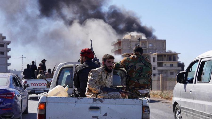 Pihak berwenang Suriah mengerahkan pasukan keamanan ke wilayah Sweida atau Suwayda, saat perang Badui Arab dengan Druze meletus. (REUTERS/KARAM AL-MASRI)