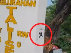 Logo Palu Arit Ditemukan di Gerbang Kelurahan Talise Palu, Polisi Selidiki