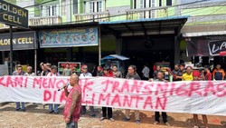 Warga Dayak Sanggau Tolak Transmigrasi: Kearifan Lokal Kalimantan Terancam