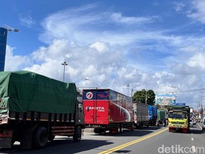 Polisi Berlakukan Buka Tutup Jalan Cegah Kemacetan di Ketapang