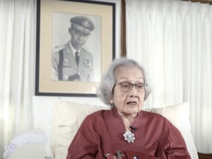 Mengenang Teladan Eyang Meri Dampingi Kesederhanaan Jenderal Hoegeng