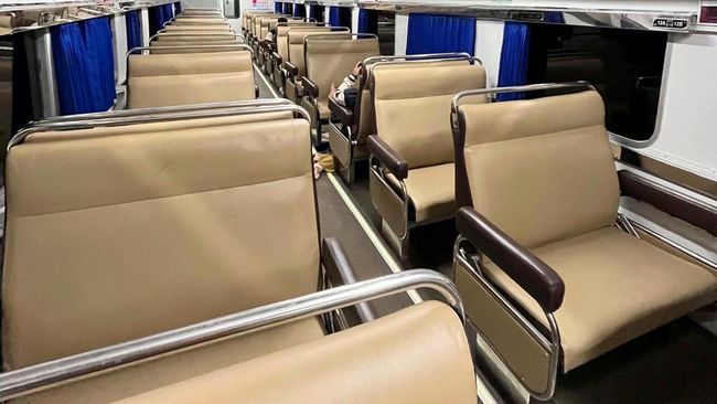 Kereta Kelas Bisnis di Jawa Dihapus, Ini Penjelasan Lengkap KAI
