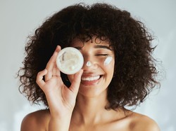 7 Rekomendasi Moisturizer untuk Mengecilkan Pori-pori 7 Rekomendasi Moisturizer untuk Mengecilkan Pori-pori