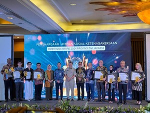 Dukung Perlindungan Tenaga Kerja, Pegadaian Raih Paritrana Award 2025