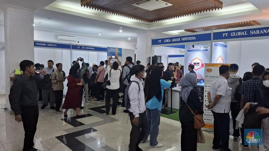 Pemerintah Provinsi (Pemprov) DKI Jakarta kembali menggelar bursa lowongan kerja atau Job Fair dalam Jakarta Job Fair 2025. (CNBC Indonesia/Chandra Dwi Pranata)