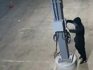 Geger Ratusan Charger EV Dibobol Maling Kabel, Tembaga Jadi Incaran