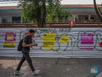Tempat Nongkrong Anak Jaksel di Blok M Ditutup Pagar Seng, Ada Apa?