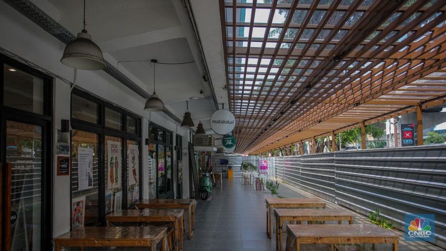 Suasana saat renovasi M Bloc Space di kawasan Blok M, Jakarta, Rabu (16/7/2025). (CNBC Indonesia/Faisal Rahman)