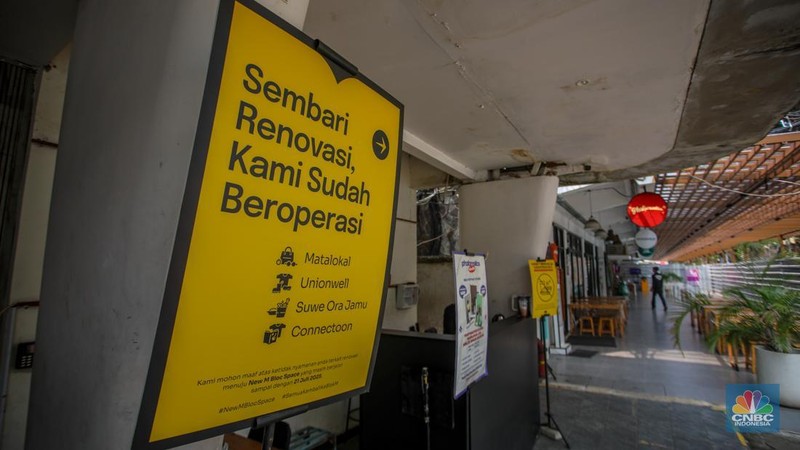 Suasana saat renovasi M Bloc Space di kawasan Blok M, Jakarta, Rabu (16/7/2025). (CNBC Indonesia/Faisal Rahman)
