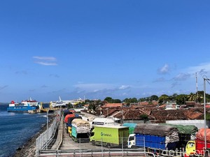 Cuma 2 Kapal Beroperasi, Pelabuhan Ketapang Pagi Ini Masih Macet Parah