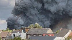 Panggung Tomorrowland Terbakar Habis-habisan, Tetap Rave On!