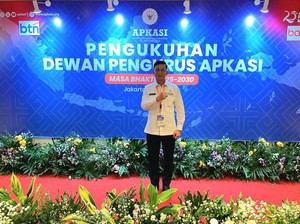Satria Dilantik Jadi Dewan Pengurus Apkasi 2025-2030