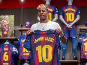Barcelona Cuan Jualan Jersey dan Merchandise, Raup Rp 4,1 Triliun