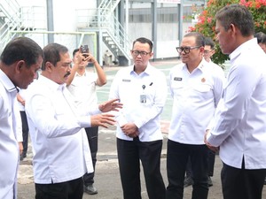 Menteri Imipas Tinjau Lapas Garut, Dorong Produktivitas Warga Binaan