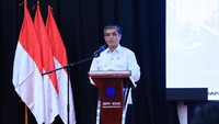 Menaker Bantah RI Krisis Lapangan Kerja