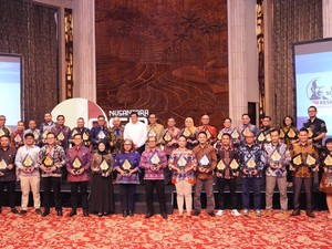 Borong 43 Penghargaan, PLN Terima Predikat Platinum SDGs di CSR Awards 2025