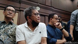 Anies hingga Rocky Gerung Hadiri Sidang Vonis Tom Lembong