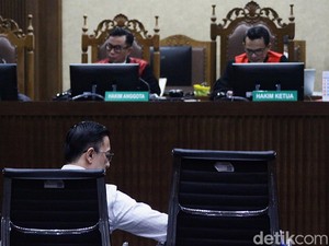 Hakim: Izin Impor Gula Mentah Hasil Ketidakcermatan Tom Lembong