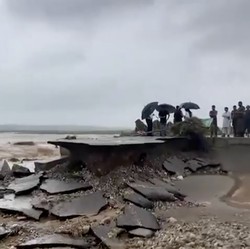 Potret Banjir Dahsyat Gulung Negeri, 170 Orang Tewas