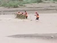 7 Relawan Tewas Tertimbun Longsor Saat Perbaiki Drainase Banjir
