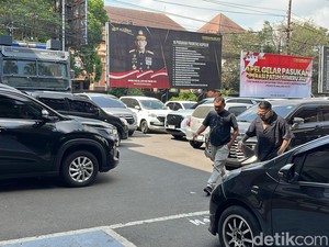 King Abdi Penuhi Panggilan Polisi Buntut Viral Promosi Toko Miras Malang