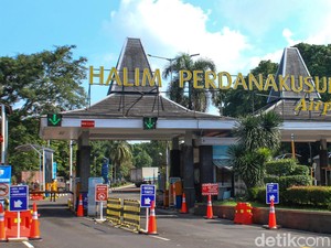 Daftar 31 Penerbangan di Bandara Halim Batal Imbas Erupsi Anak Krakatau