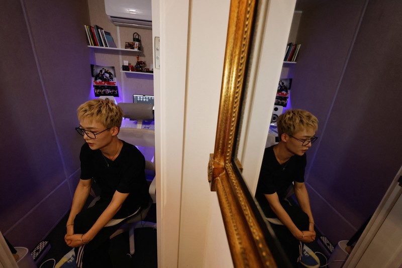 Members of K-pop boy band 1VERSE, including Hyuk and Seok who defected from North Korea, as well as Aito, Nathan and Kenny, perform their new single in front of a camera in Seoul, South Korea, May 21, 2025. REUTERS/Kim Soo-hyeon