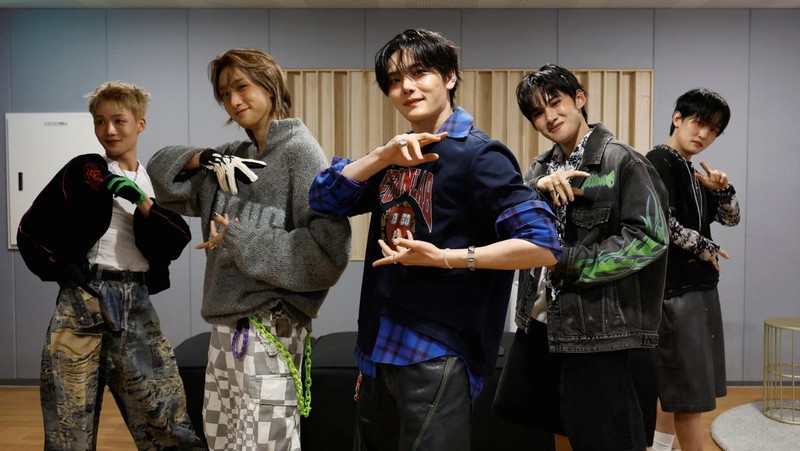 Members of K-pop boy band 1VERSE, including Hyuk and Seok who defected from North Korea, as well as Aito, Nathan and Kenny, perform their new single in front of a camera in Seoul, South Korea, May 21, 2025. REUTERS/Kim Soo-hyeon