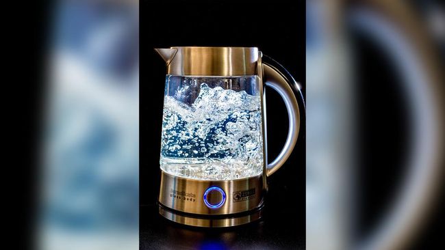 Bahaya atau Tidak Minum Air Direbus Berulang-ulang? Ini Jawabannya
