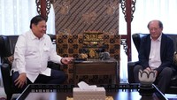 Temasek Garap Proyek di RI, Bosnya Turun Gunung Sambangi Airlangga