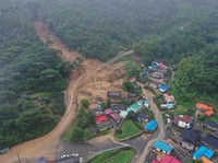 Cuaca Ekstrem Bikin Banjir dan Tanah Longsor, Tiga Orang Meninggal