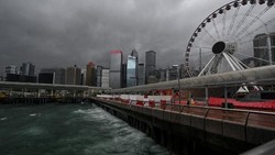 Hong Kong Keluarkan Peringatan Topan Wipha, Ratusan Penerbangan Dibatalkan