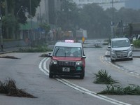 Malapetaka Hantam Hong Kong, Sekolah dan Bisnis Tutup