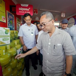 Segera Diresmikan Prabowo, Zulhas Tinjau Kesiapan Kopdes Merah Putih