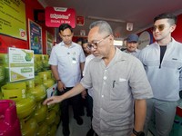 Segera Diresmikan Prabowo, Zulhas Tinjau Kesiapan Kopdes Merah Putih