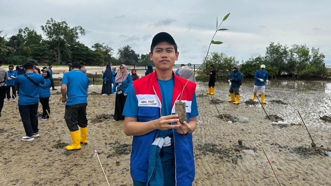 Kisah Iqbal, Dari Penerima Beasiswa Jadi Perwira Pertamina