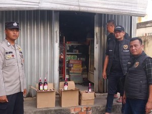 Puluhan Botol Miras Diamankan dari 3 Warung Berbeda di Ogan Ilir