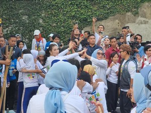 Selvi Ananda hingga Menteri PPPA Main Ular Naga Bareng Anak-anak di CFD