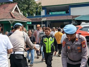 Sipropam Polres Priok Gelar Jumat Berkah, Bagikan 150 Nasi Kotak