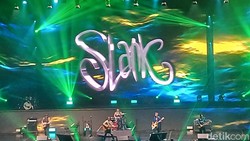 Aksi Slank hingga Sheila On 7 Tampil Ciamik di SkyAvenue 2025