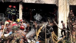 Video: Kisah Pilu Pria Kehilangan Putrinya di Kecelakaan Pesawat Bangladesh