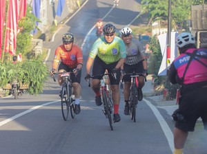 Kapolres Kediri Ikut Jajal Tanjakan Ekstrem di Event Dholo KOM 2025