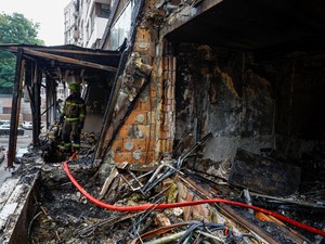 Serangan Rusia Tewaskan 5 Orang, Ukraina Balas Hantam Kilang Minyak
