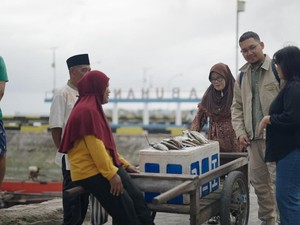 Duta Literasi Keuangan Ingatkan Warga di Daerah 3T Tidak Pakai Pinjol Ilegal