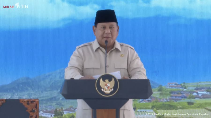 Presiden Prabowo Subianto dalam peluncuran Kelembagaan 80.000 Koperasi Desa/Kelurahan Merah Putih, Senin (21/7/2025). (Tangkapan Layar Youtube Sekretariat Presiden)