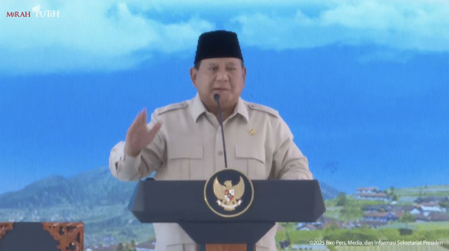 Presiden Prabowo Subianto dalam peluncuran Kelembagaan 80.000 Koperasi Desa/Kelurahan Merah Putih, Senin (21/7/2025). (Tangkapan Layar Youtube Sekretariat Presiden)