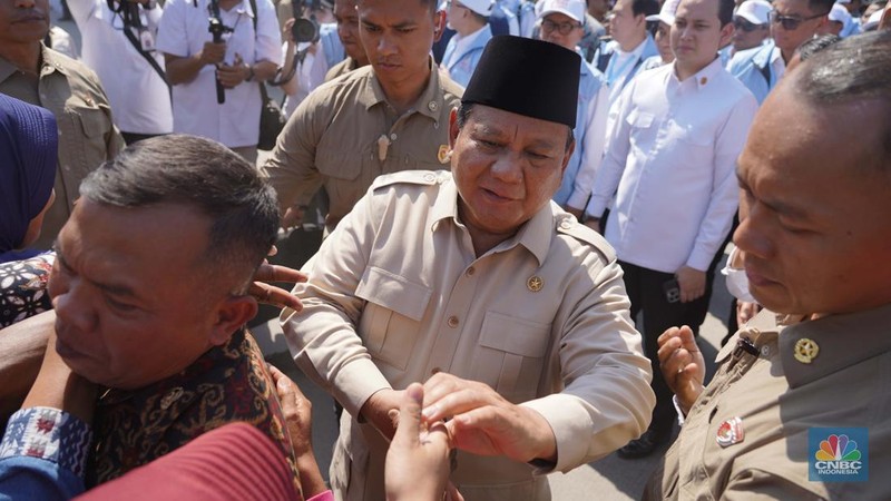Presiden RI Prabowo Subianto dalam peresmian Koperasi Desa Merah Putih, Desa Bentangan, Klaten, Jawa Tengah, Senin, (21/7/2025). (CNBC Indonesia/Muhammad Sabki)