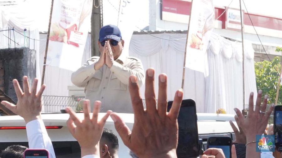 Presiden RI Prabowo Subianto dalam peresmian Koperasi Desa Merah Putih, Desa Bentangan, Klaten, Jawa Tengah, Senin, (21/7/2025). (CNBC Indonesia/Muhammad Sabki)